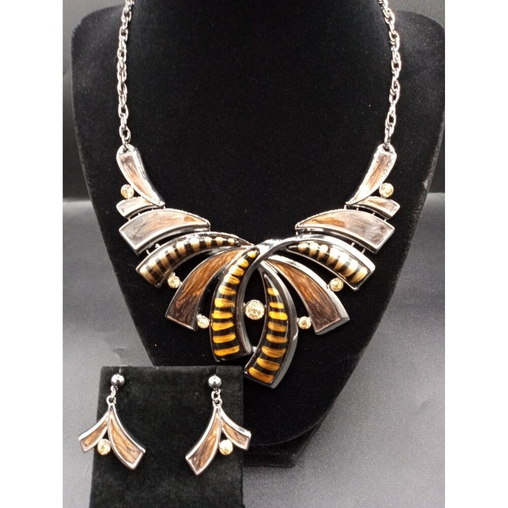 Necklace Earring Set Animal Print Brown Lobster Clasp Closure 15-18 Inch Length